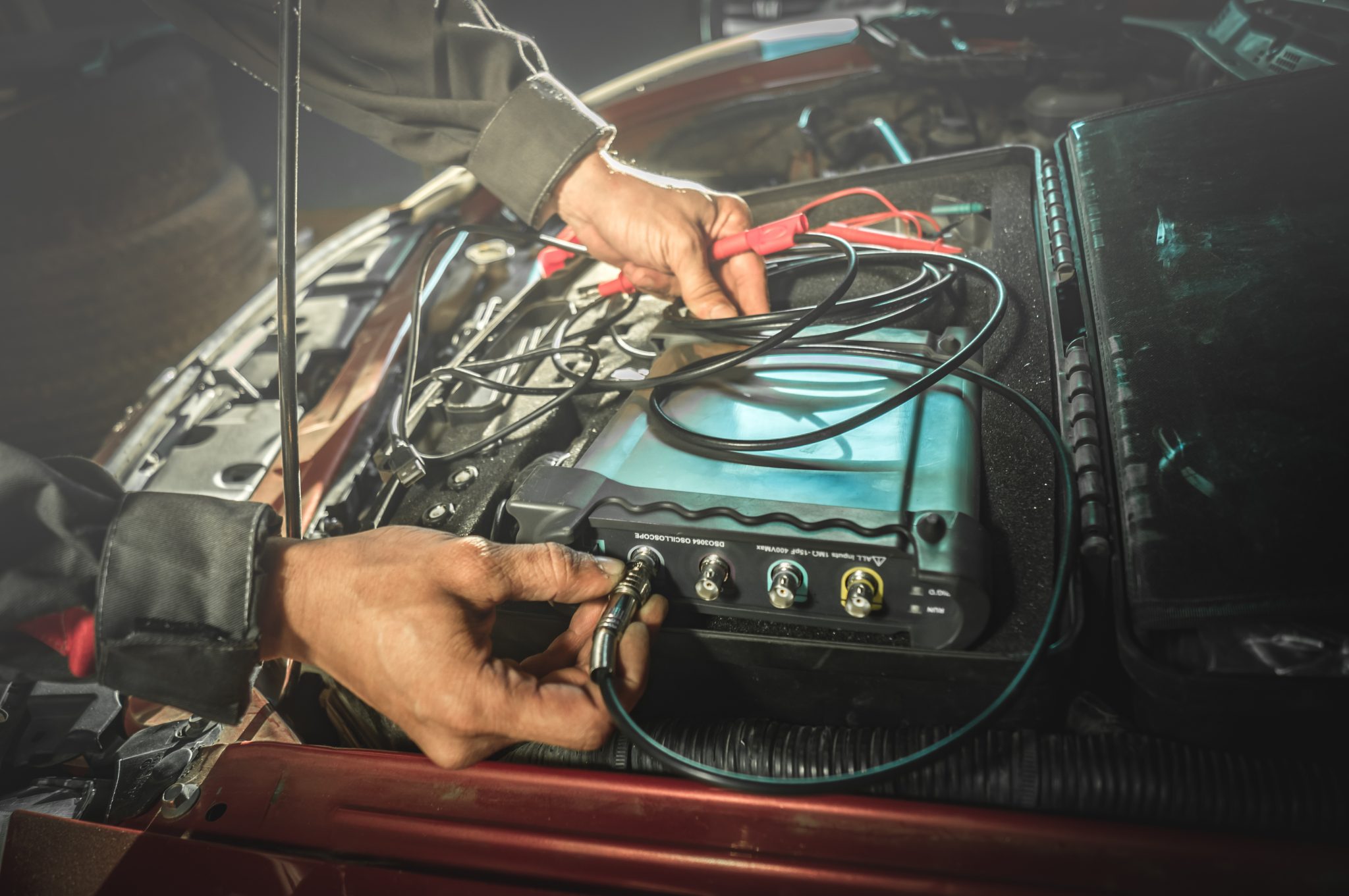 Oscilloscope can diagnose the error P0017 OBD2 code.